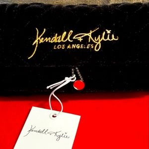 Kendall and Kylie Roll Over Make-up Pouch